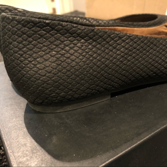 Seychelles pointy flats with python print detail - Picture 2 of 7